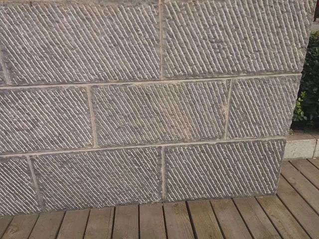 山东富康石材公司是一家***生产凿毛面青石板的石材厂家.