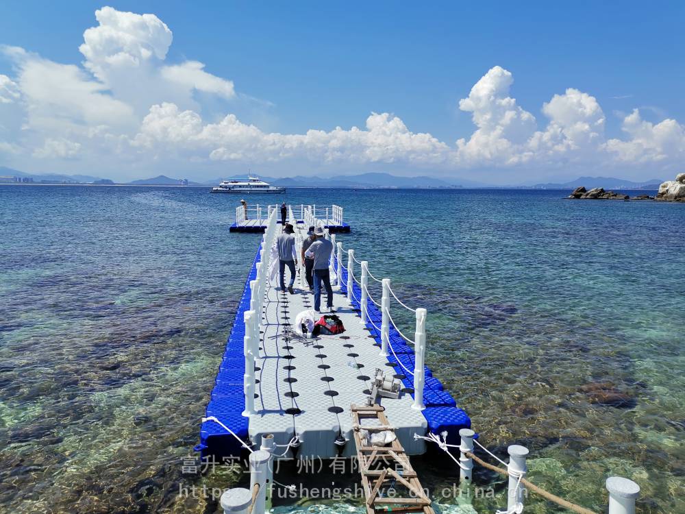 抗风浪海上塑料浮台简易拆装可移动浮动码头皮划艇赛艇码头k
