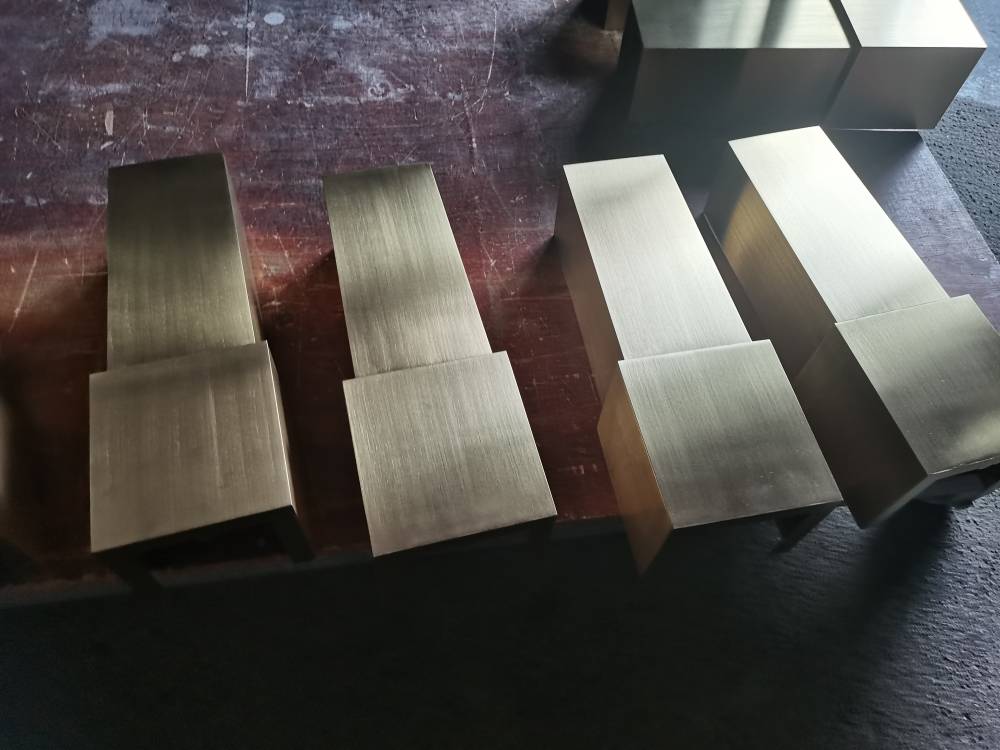 拉丝古铜色不锈钢304古铜喷砂板无指纹201钢板装饰板材定制