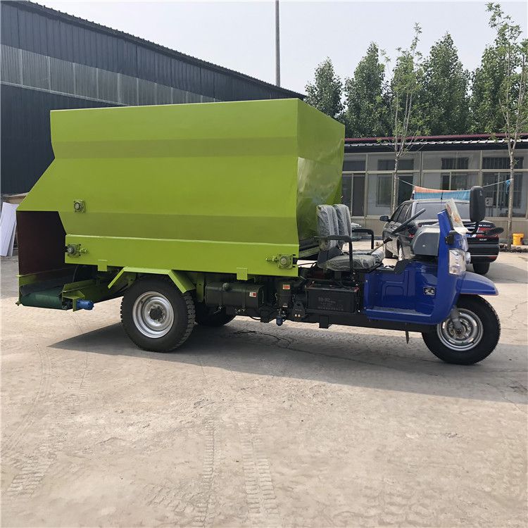 移动式牛羊喂料车 双面出料的撒料车 牧场喂料车