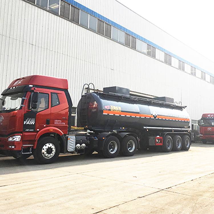 玉柴东特30吨八类腐蚀液体氨水运输空气悬挂钢衬pe罐式车