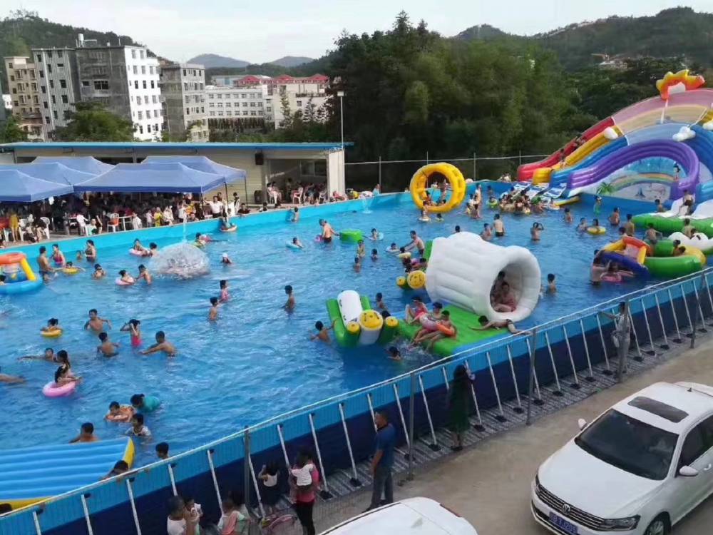 水上乐园设备出租出售广场商场充气游泳水池租赁现场人山人海