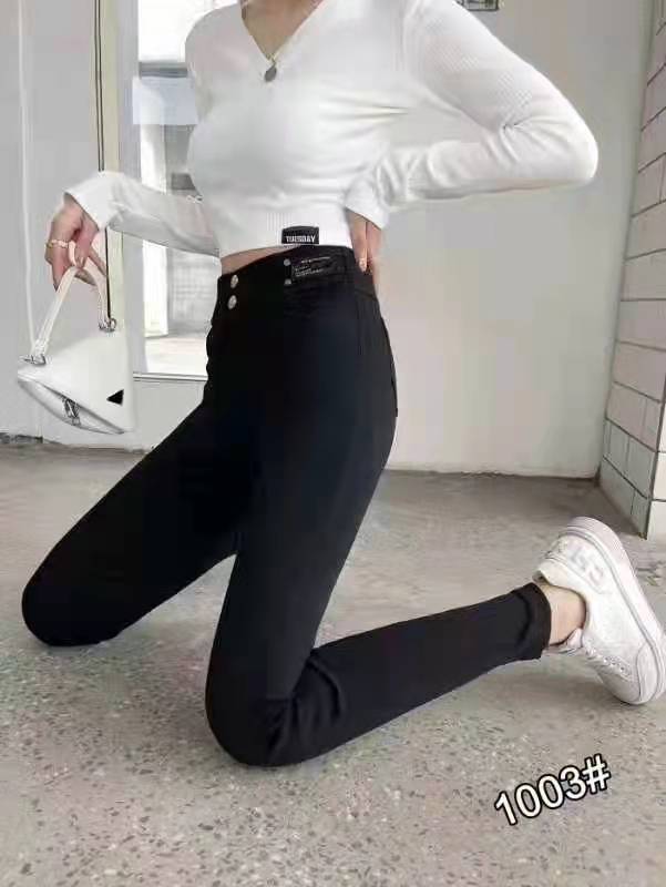 广西百色女式牛仔裤弹力修身牛仔裤宽松时尚直筒裤时尚杂款尾货女装