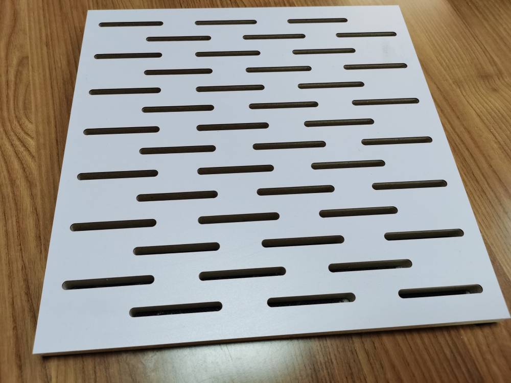 a级木质长方形u型孔异形孔雕花吸音板定制