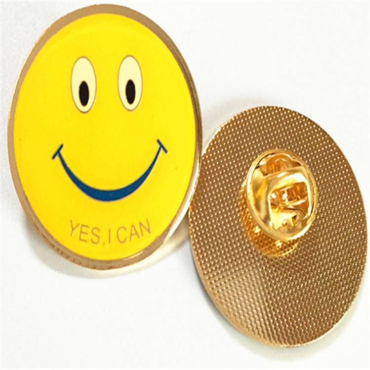 麦当劳员工胸牌制作深圳做徽章的工厂定制徽章