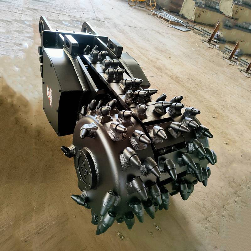 【混凝土岩石铣挖装置自来水管道施工铣刨头沥青地面链条式铣挖装置】