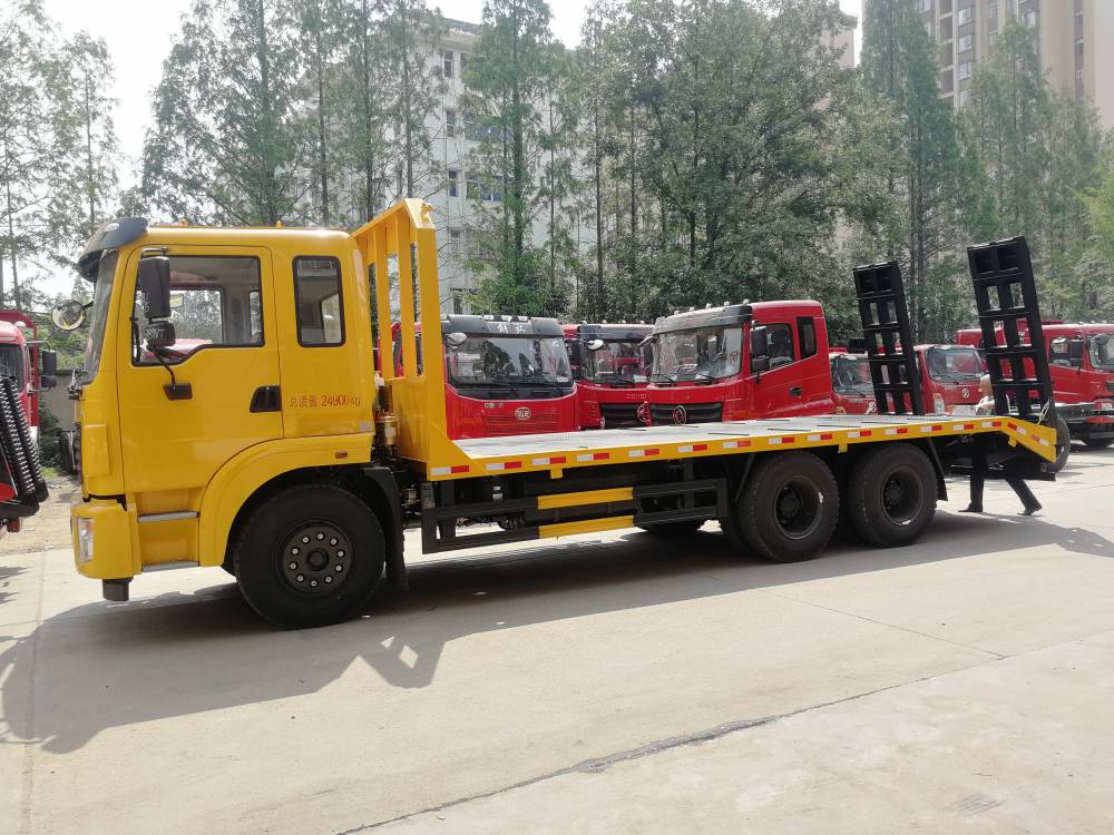 8米6板长拖车东风后八轮图片 三轴挖掘机平板车 平板货车厂家价格