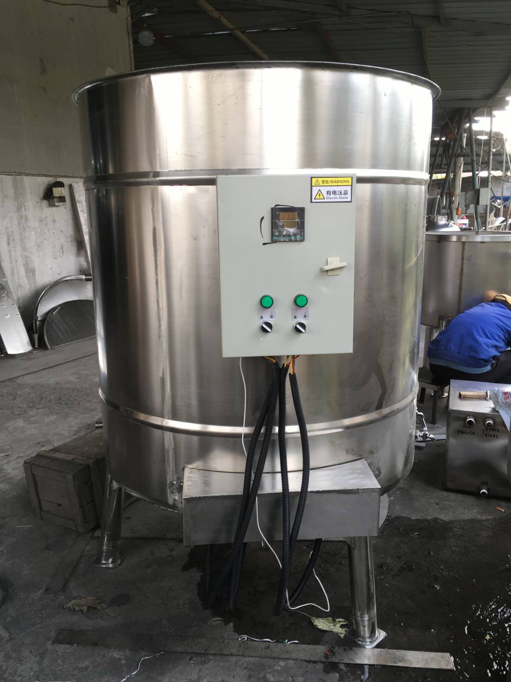 不锈钢盘管加热罐蒸汽电加热保温