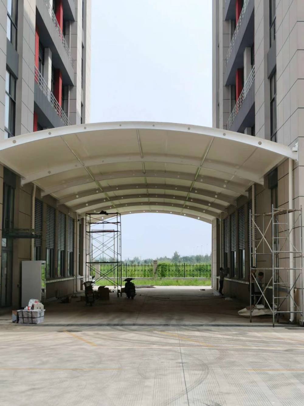 重庆定制大型推拉棚电动通道棚停车雨棚膜结构雨蓬