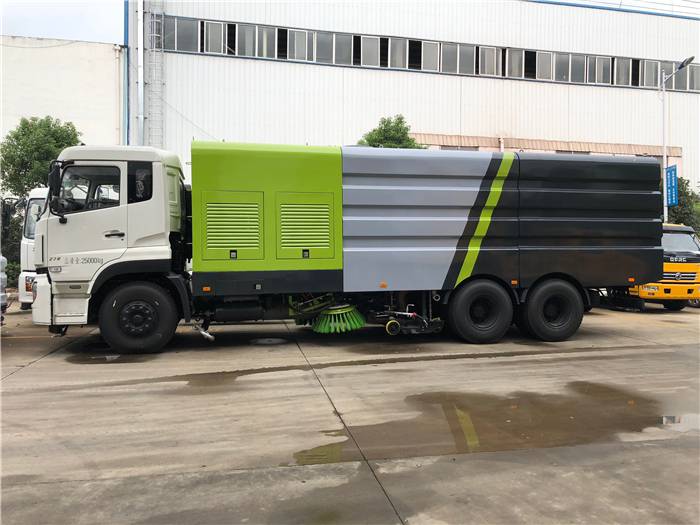 多功能扫路车5吨湿式扫路车多少钱一辆