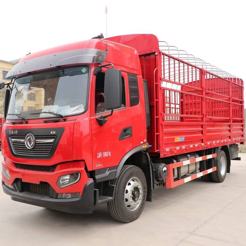 东风天锦KR 230马力 4X2 8米国六厢式载货车