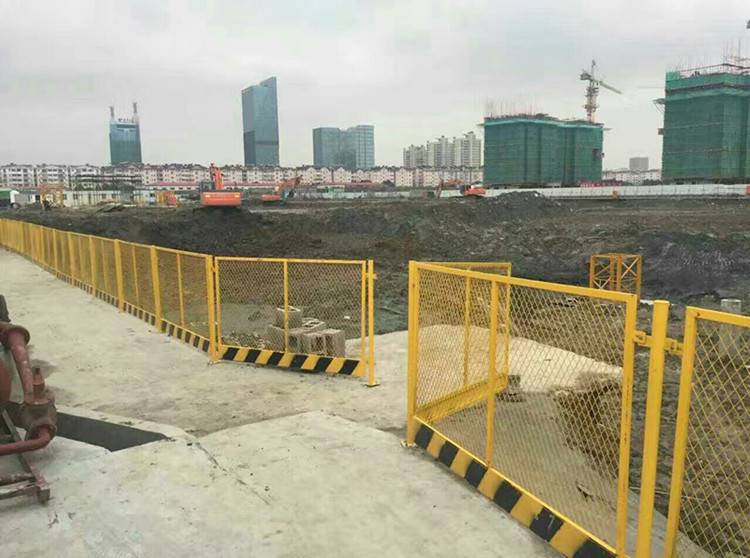 道路挖掘安全防护隔离网 黄黑相间格子基坑护栏