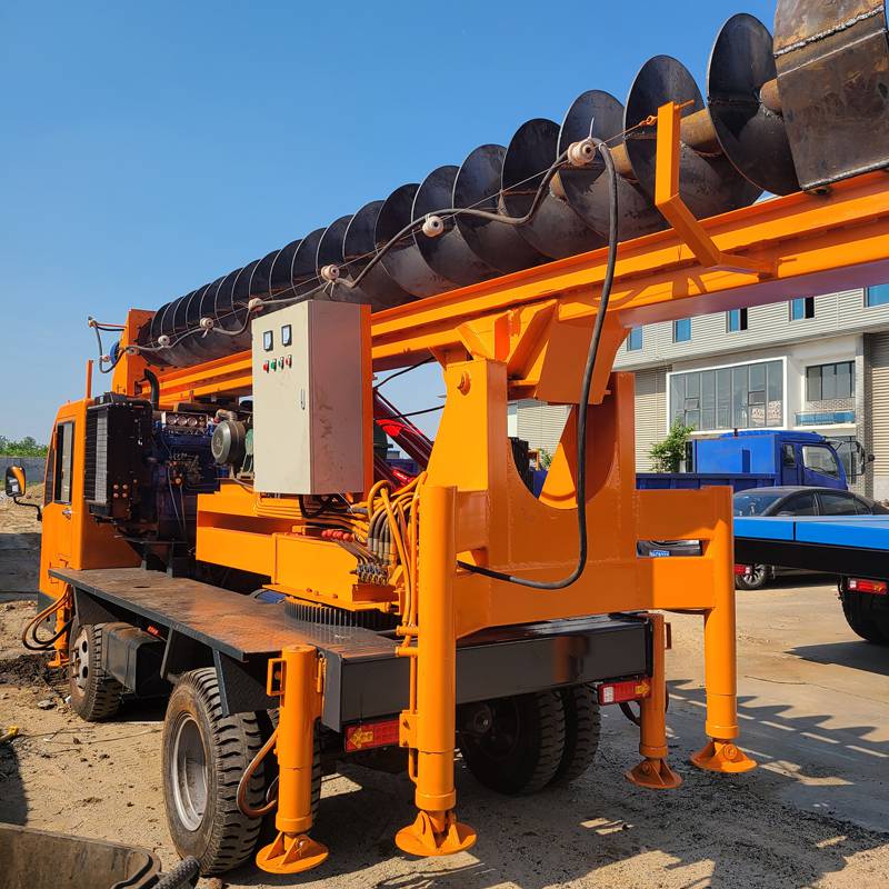 履带式长螺旋打桩机定做15米地基打桩机全液压钻孔机