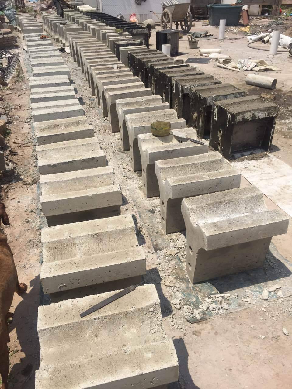 道路分隔区域防撞水泥墩预制混凝土水泥块路障