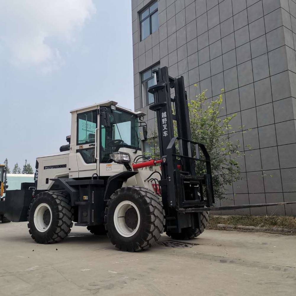 河南越野叉车多少钱泥泞路叉车叉铲两用车物流直达