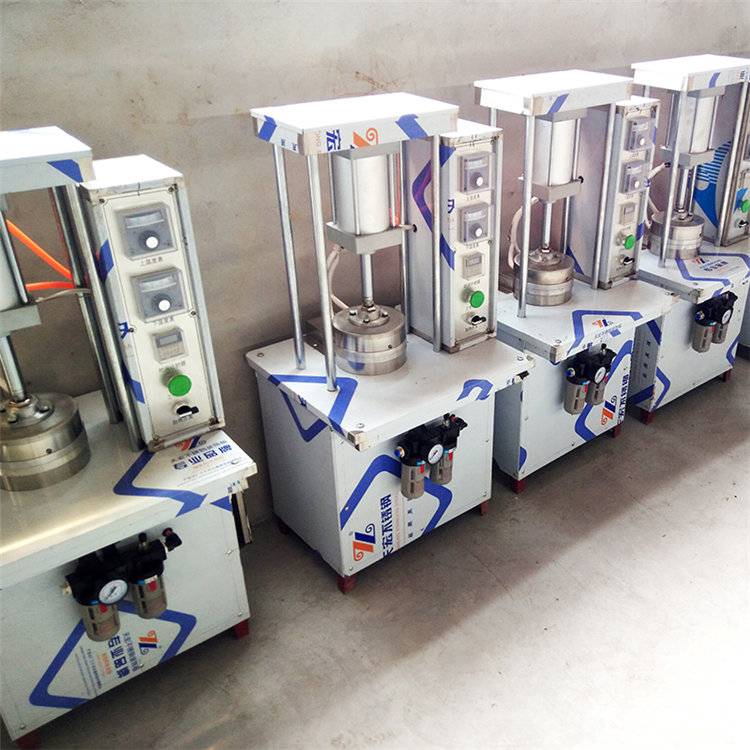 河北鑫鹏饼丝机炒饼饼丝饼条机自动烙制