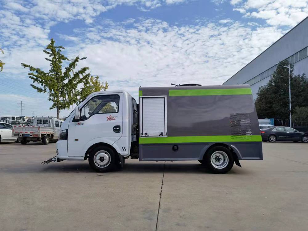 东风途逸小型路面高压清洗车2方人行道冲洗车广场道路养护车