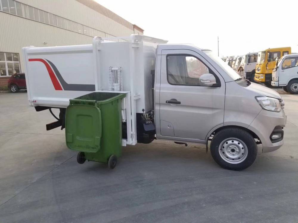 汽油全封闭挂桶式垃圾车全封闭挂桶式垃圾车多少钱一辆