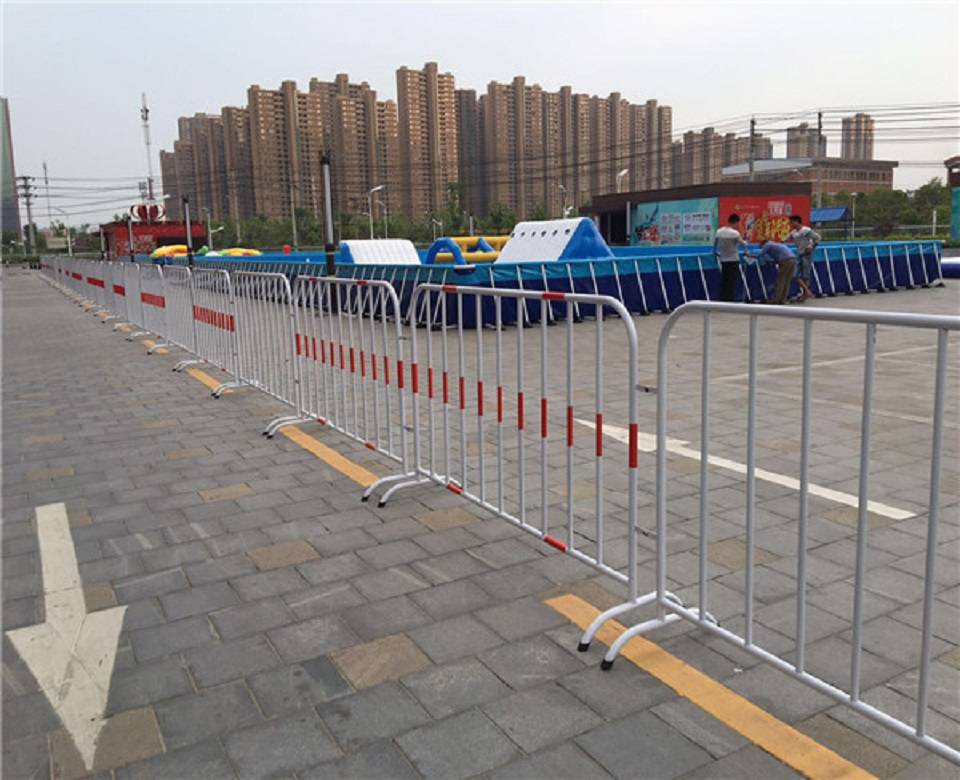 鸿宇筛网交通安全设施铁马护栏