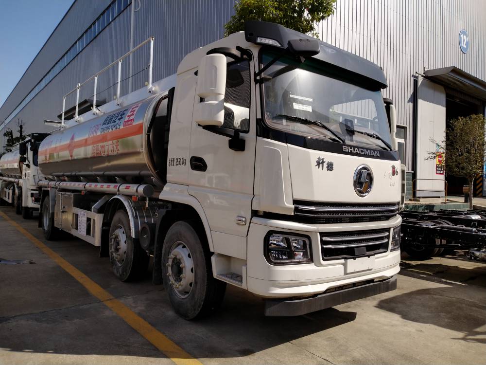 陕汽轩德翼6型211方小三轴铝合金运油车油罐车厂家直售