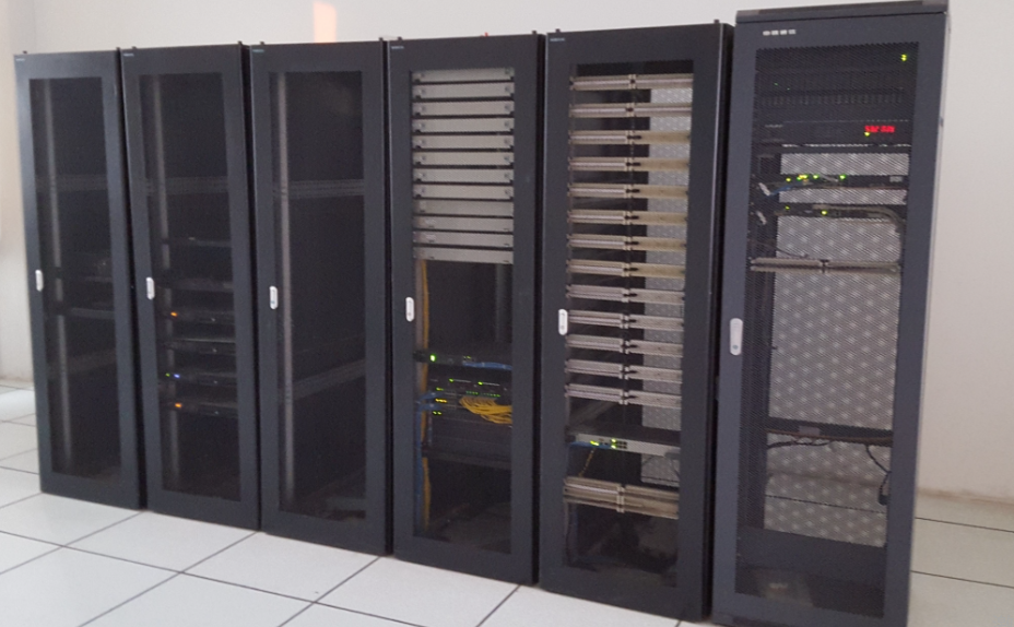 一体化智能机柜开放式机架定做两立柱双面理线架塑料理线槽光纤路线架