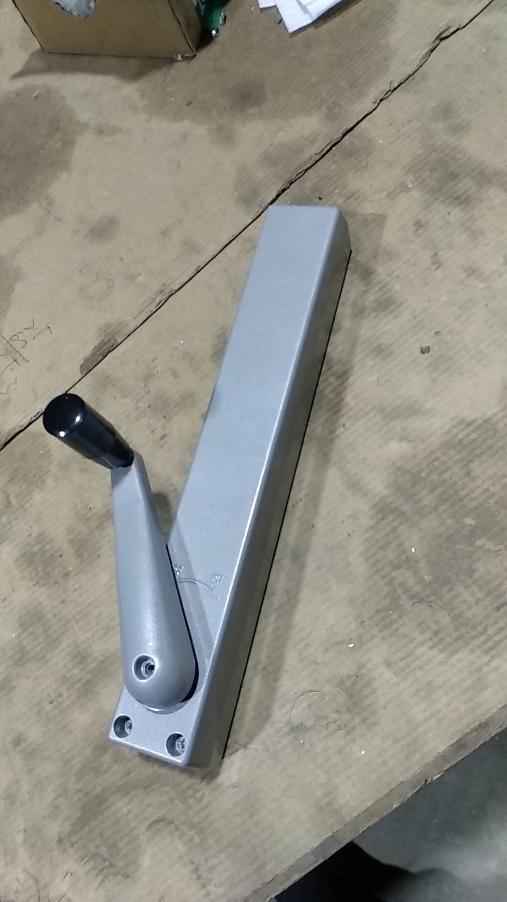 手动中悬窗效果手动高窗连排开窗器,连排中悬窗可拖数:6米以内可以多