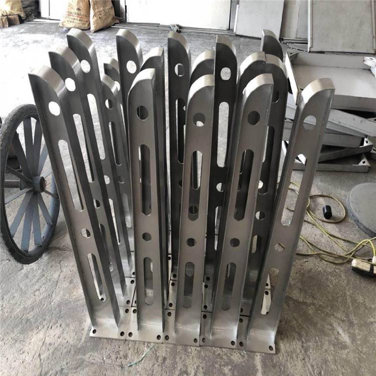 公交站台钢结构支架雨棚架子焊接图片加固加厚