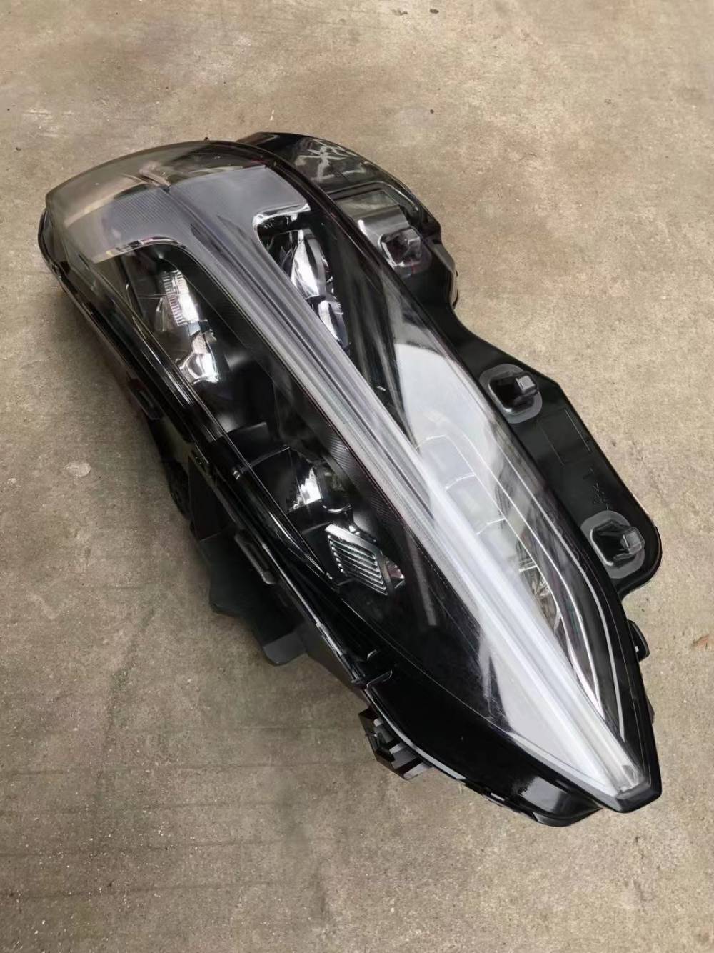 供应沃尔沃s90大灯尾灯前杠原装拆车件图片