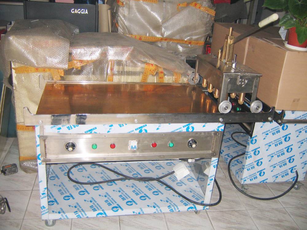 供应台湾铜锣烧机大型铜锣烧机铜锣烧制作