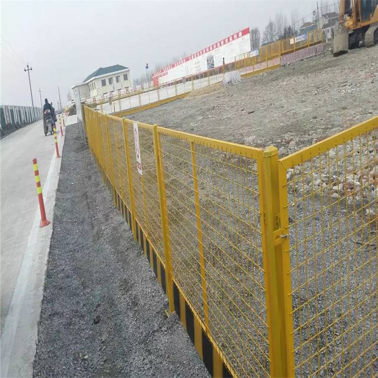 公路护栏网价格 加工定做 铁路护栏网 万泰
