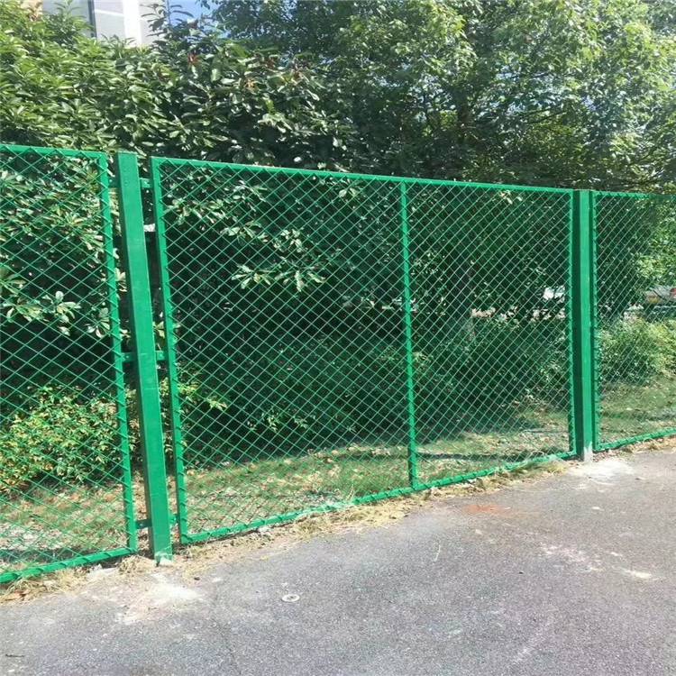 公路护栏网供应 源头工厂 围栏网 万泰