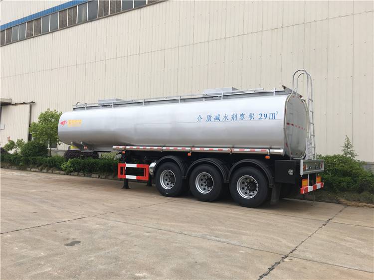 聚合氯化铝铁液罐车 玉柴东特33方普货防腐运输半挂全国可上户