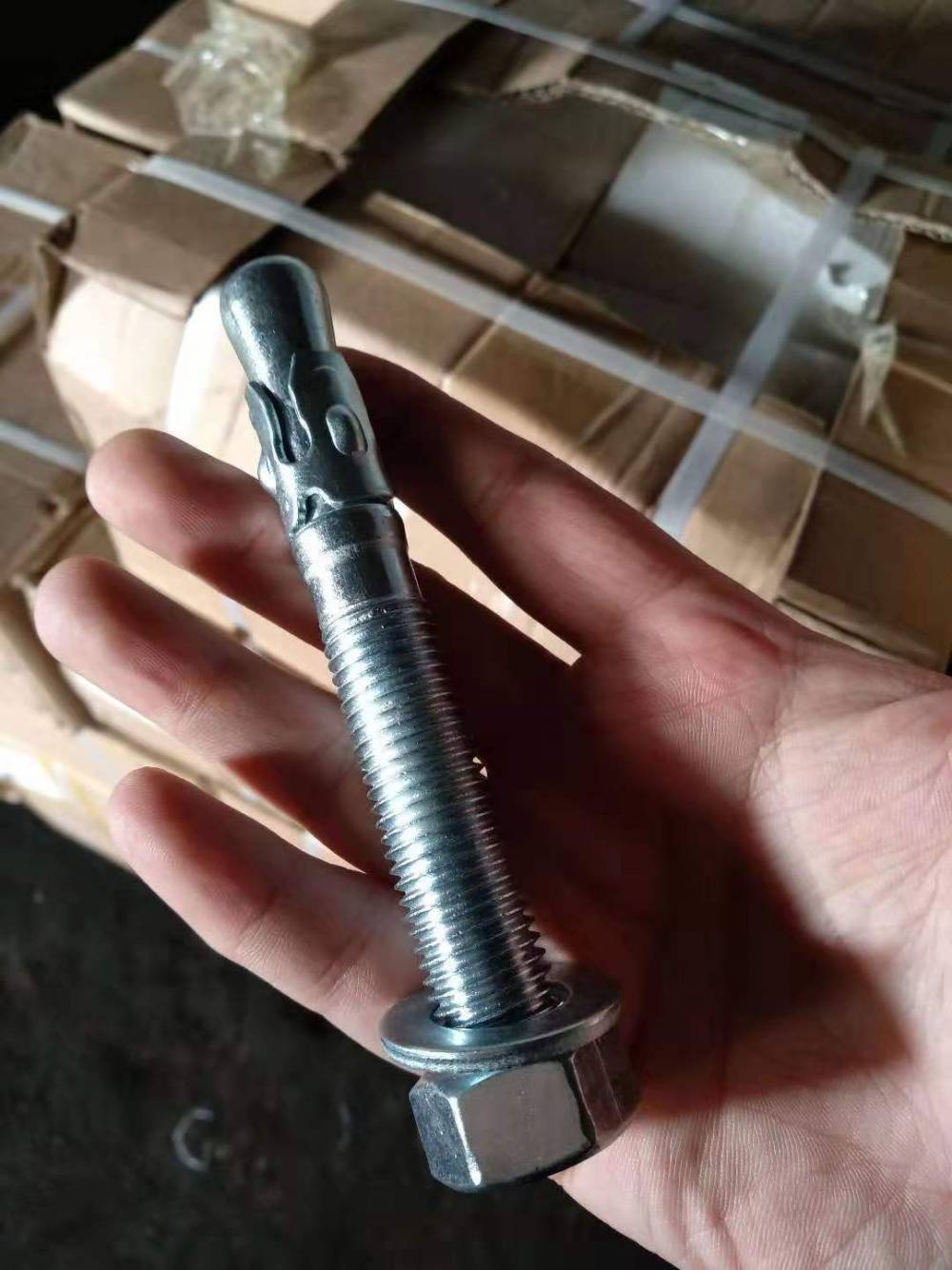 车修壁虎膨胀螺丝电梯膨胀螺栓螺杆式后扩底锚栓车修拉爆膨胀