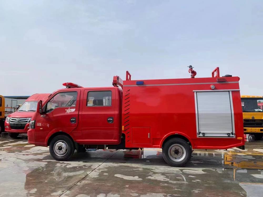 【小型消防车 东风途逸1吨水罐消防车 街道厂房***消防车】价格_厂家