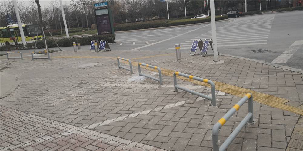 安全隔离u型阻车桩防腐防锈美观大方