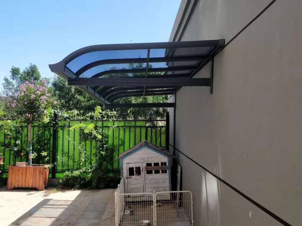 北京防雨棚定做别墅铝合金耐力板停车棚阳台露台雨棚pc耐力板雨棚别墅