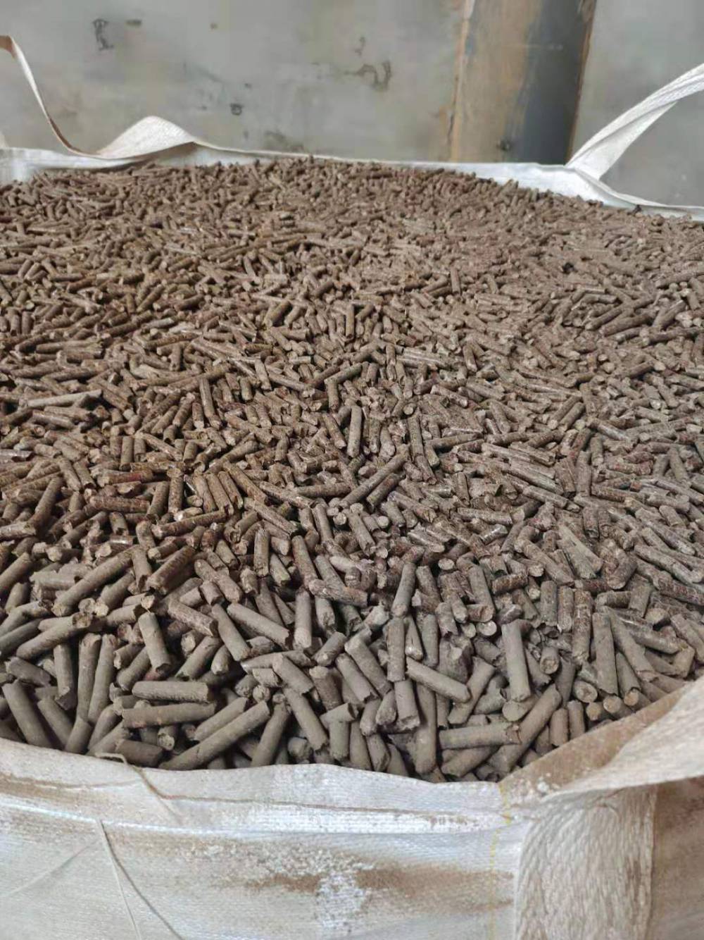 杂木颗粒 木屑颗粒 耐燃烧不结焦 松木生物质颗粒-万竹矿业