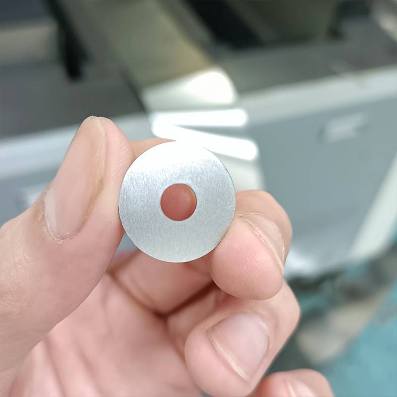 不锈钢小垫片01mm加硬垫圈定制方型带孔法兰调整间隙轴承u型异型片来