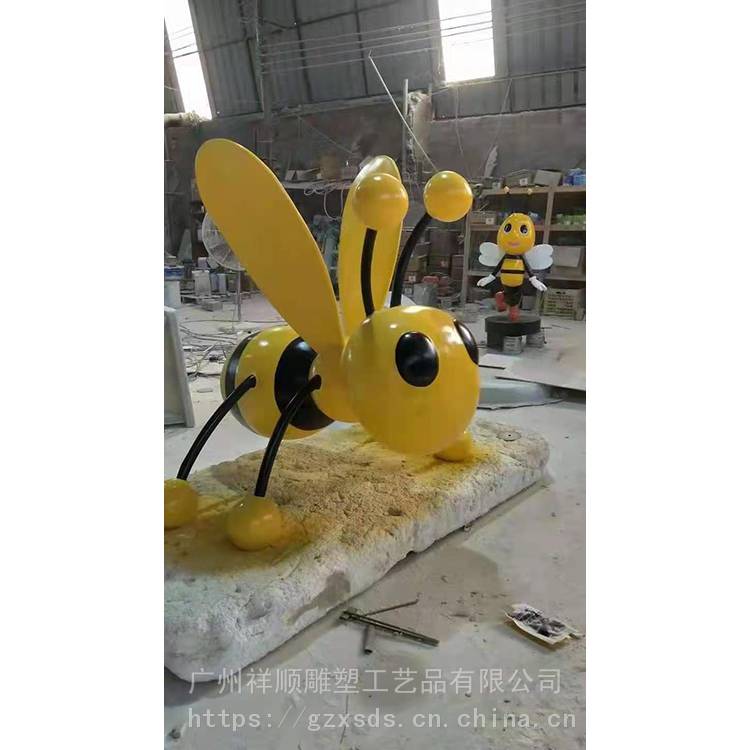 雪人与兔玻璃钢雕塑 校园雕塑 各种规格 祥顺雕塑