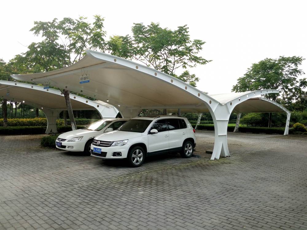 黑河电动汽车充电桩车棚走廊过道遮雨棚建筑膜材加工厂