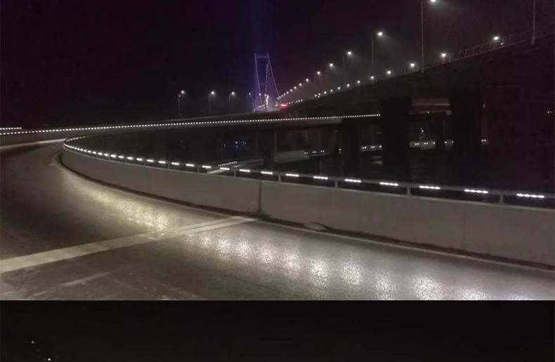 led护栏灯高速桥梁灯道路栏杆防撞灯高架桥护栏灯