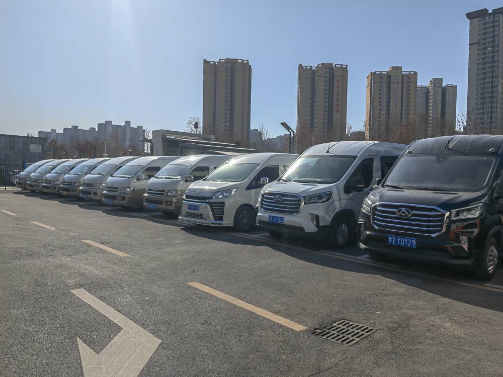 郑州班车租赁企业厂区***通勤接送员工上下班专业车队