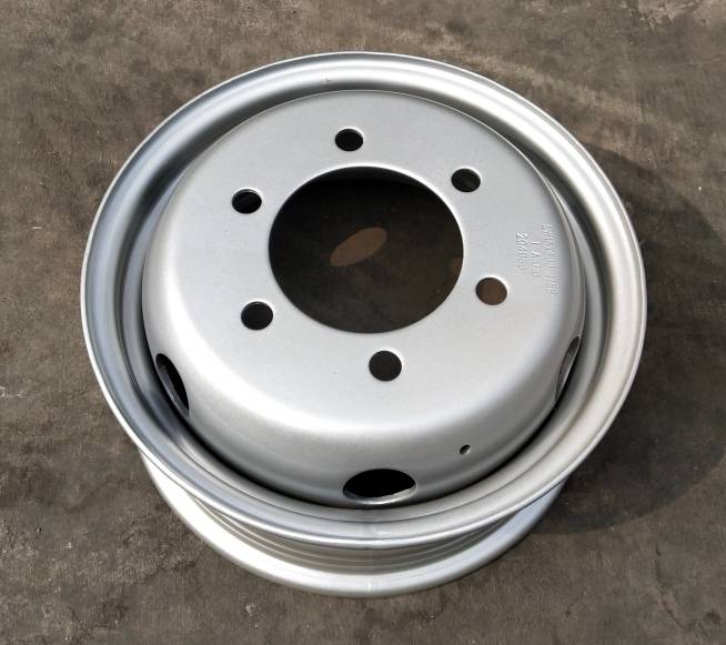 汽车钢圈适用五菱荣光征程钢盆铁圈6孔汽车钢圈总成15寸加厚15x6j轮毂