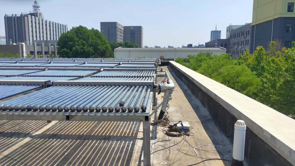 太阳能热水工程多少钱