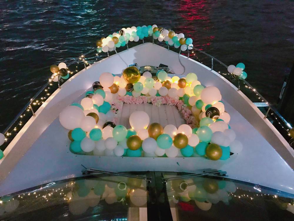 俱乐部直营 陆家嘴游艇码头豪华游艇出租 上海游艇租赁 游艇生日派对