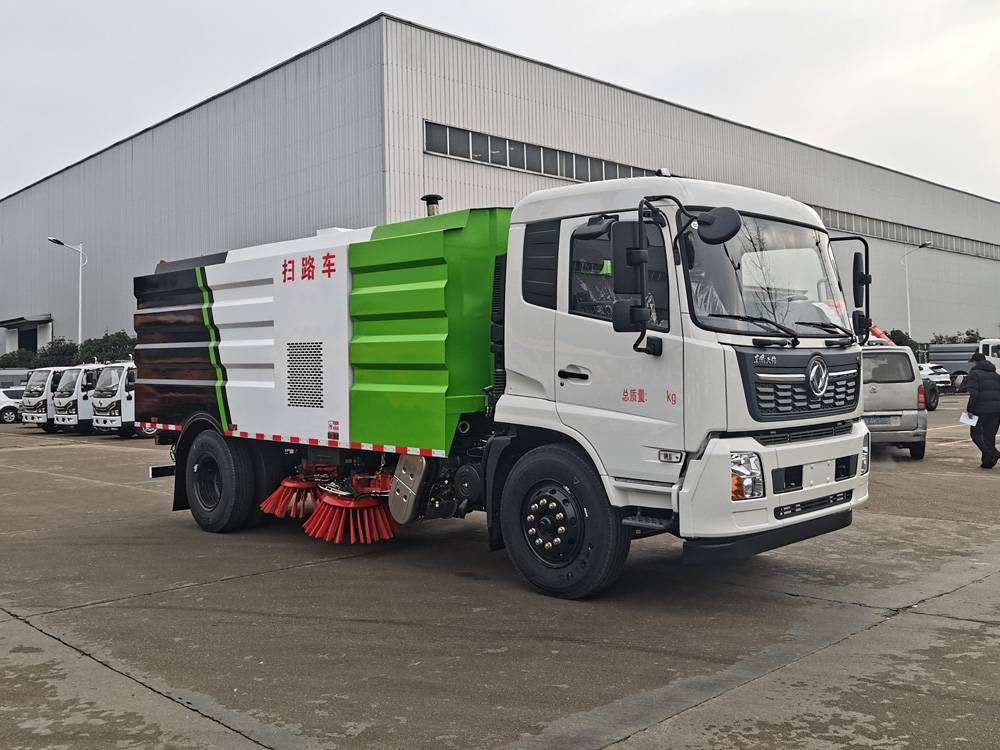 大型道路清扫车东风天锦扫路车12方扫地洒水车价格