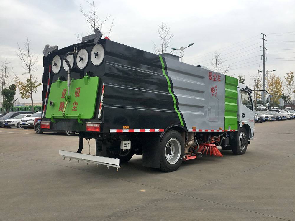 吸尘车