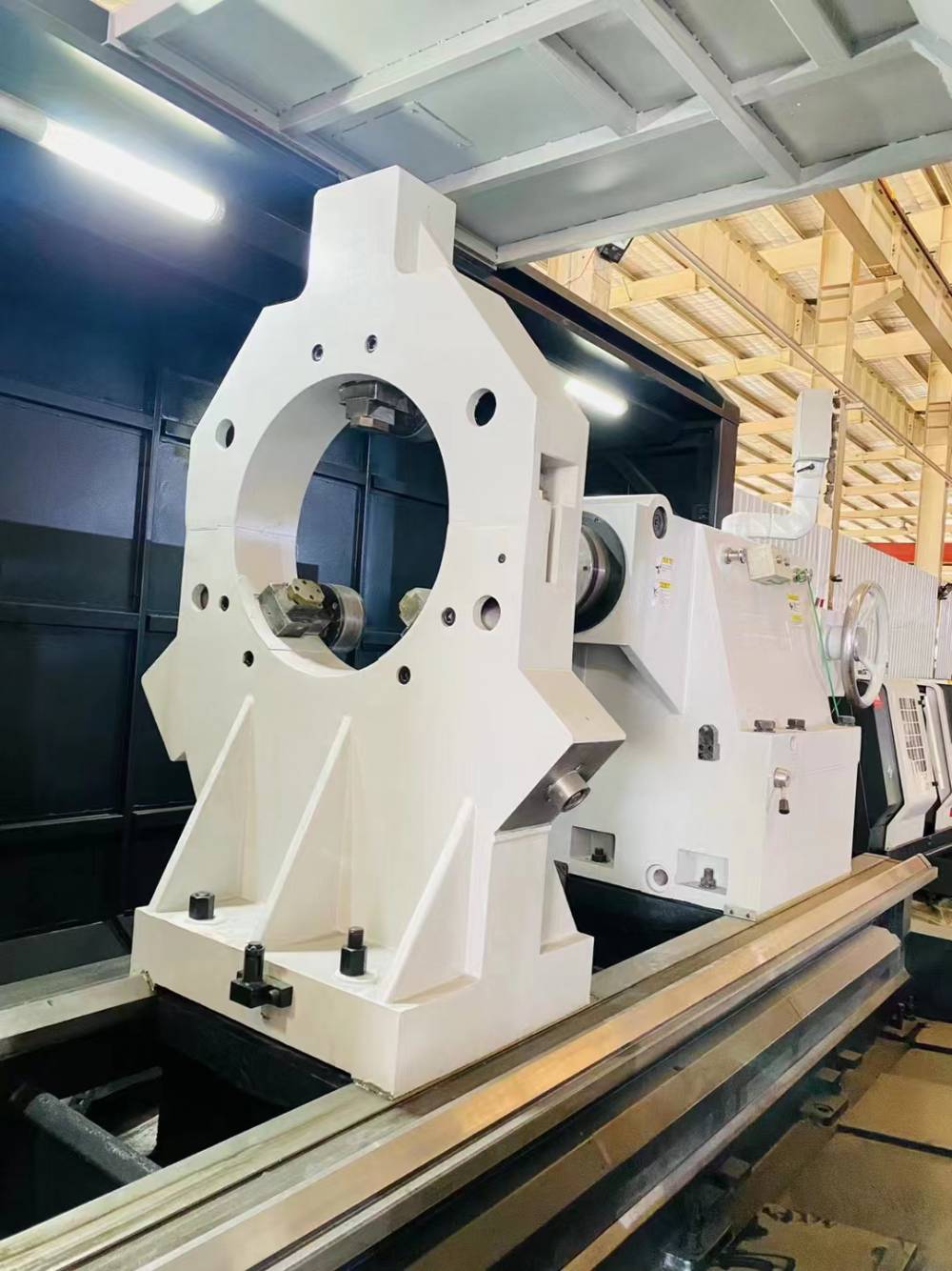 处理二手沈阳htc160500数控卧式车床二手沈阳5米数控车床