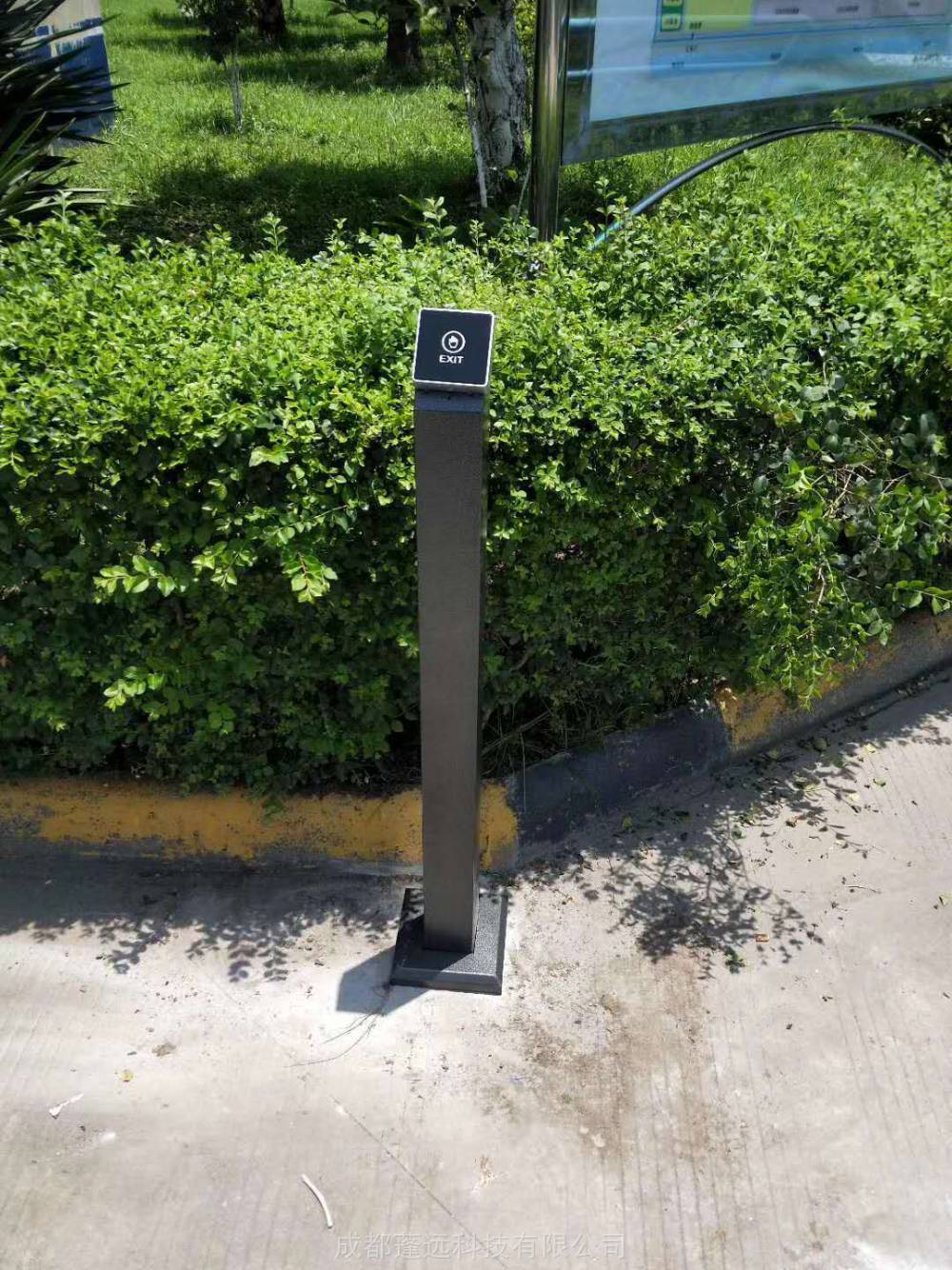 小区门禁刷卡机立柱读卡器立柱按钮方形道闸立杆新品蓬远开门机生产