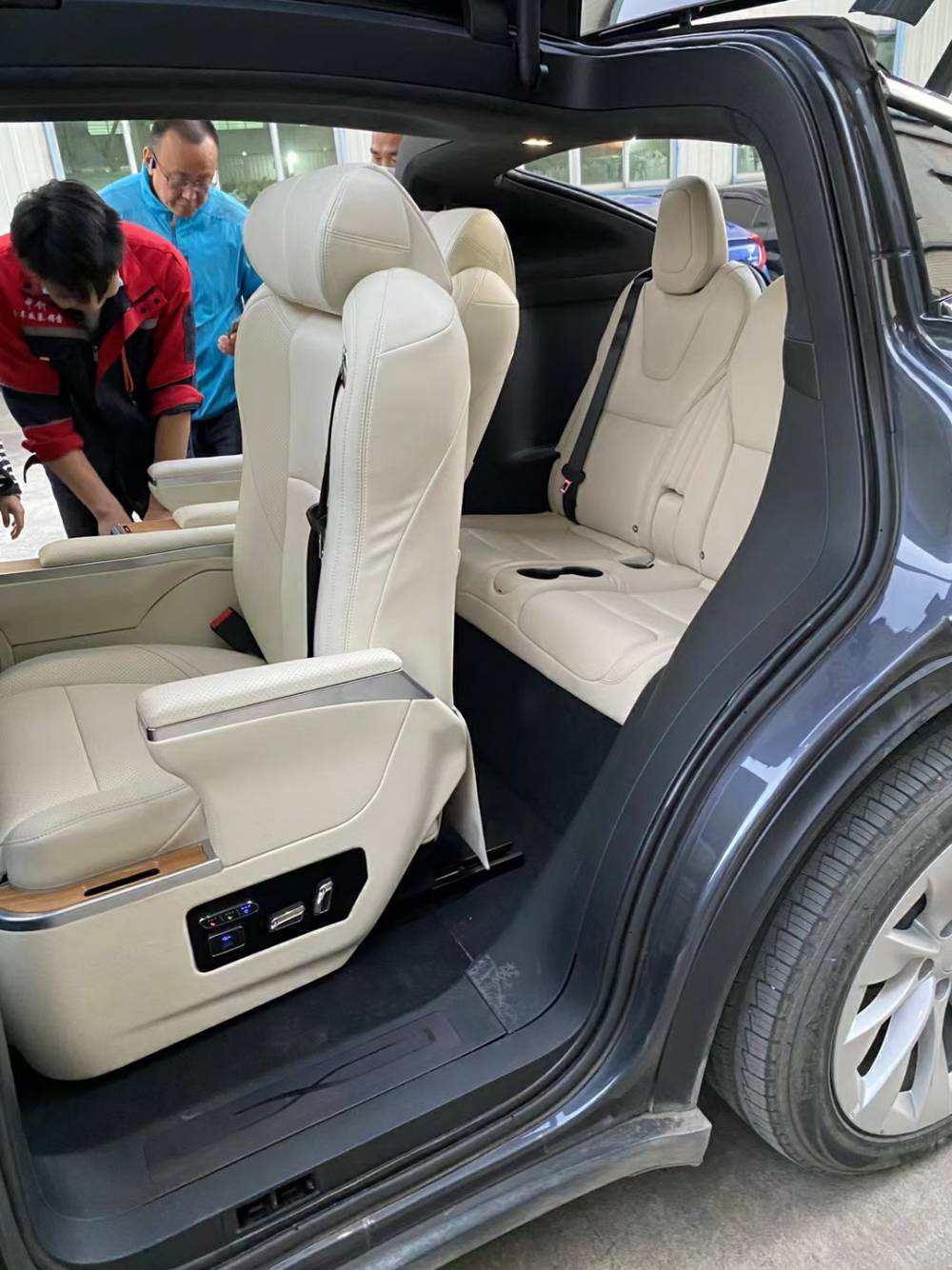 特斯拉modely毛豆y航空座椅改装汽车内饰改装仪表台顶棚翻新